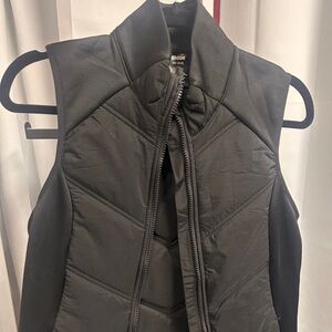 Avia Black Sleeveless Vest - XS